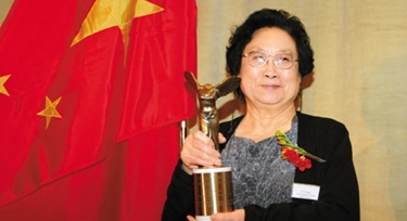 從屠呦呦身上，我們學(xué)到了什么?