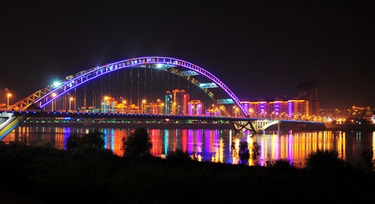 橋梁LED護欄燈，亮化城市命脈