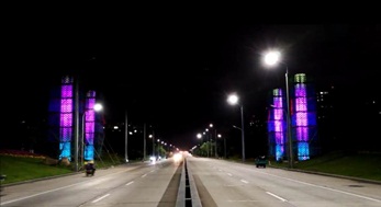 常洪隧道口夜景亮化提升，廢棄立柱“華麗變身”
