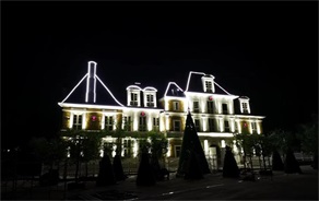 光臣照明led暖白洗墻燈 法式風(fēng)情小鎮(zhèn)夜景亮化效果展現(xiàn)